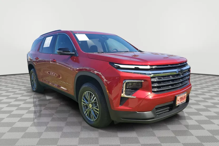 2025 Chevrolet Traverse photo 1