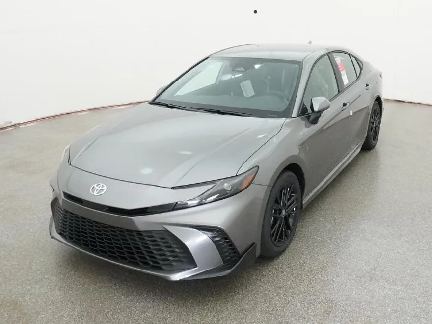 2025 Toyota Camry SE photo 1