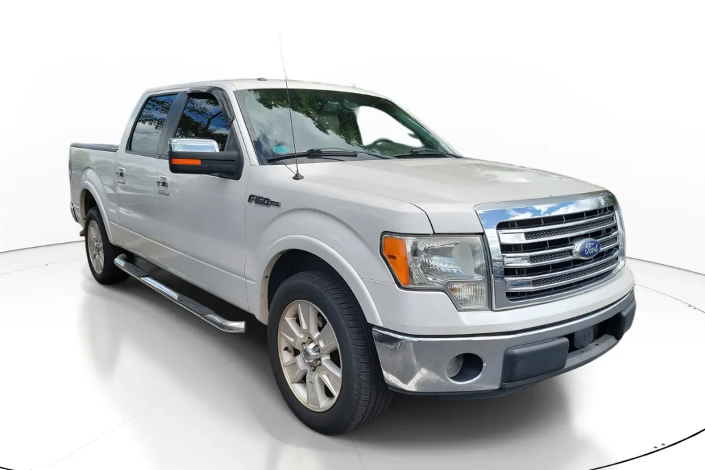 2013 Ford F-150 Lariat photo 1