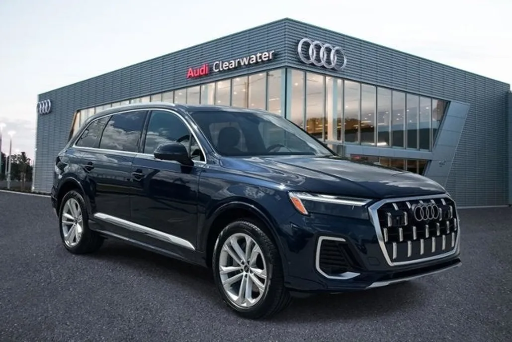 2025 Audi Q7 Premium photo 1
