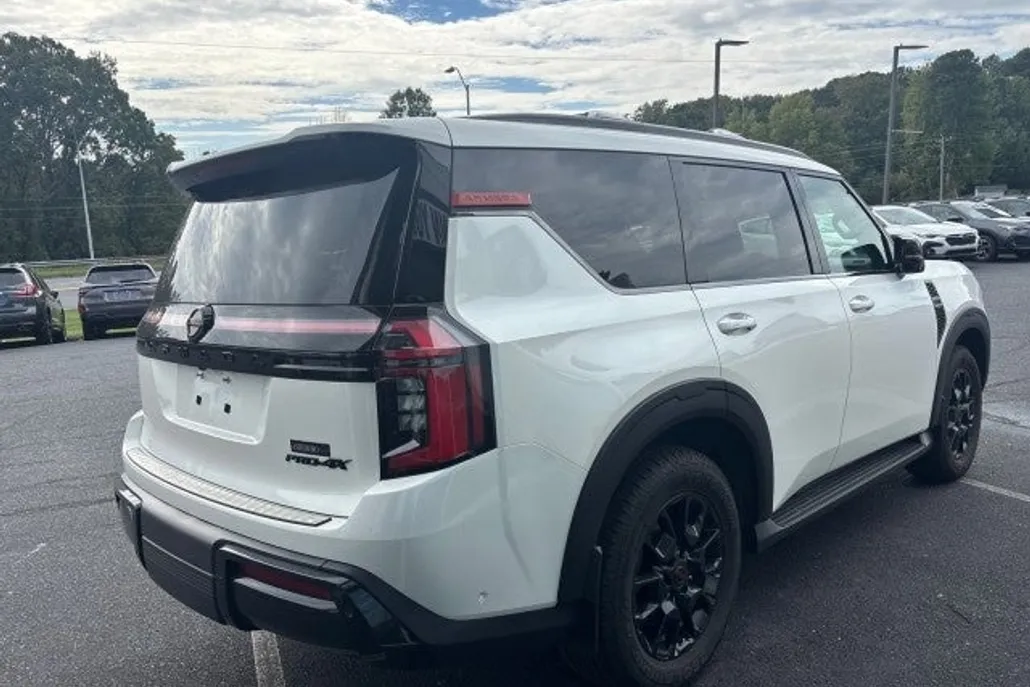 2025 Nissan Armada photo 1