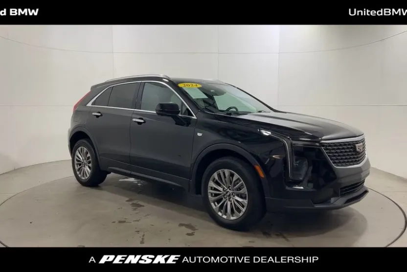 2024 Cadillac XT4 Premium Luxury photo 1