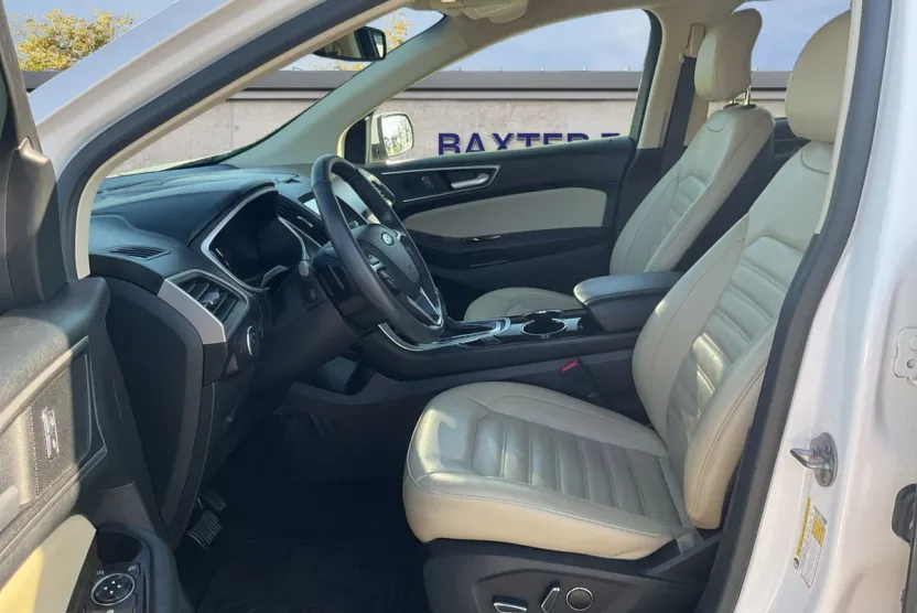 2016 Ford Edge SEL photo 1