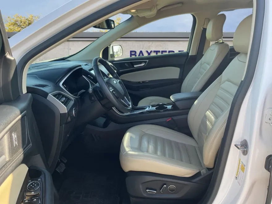 2016 Ford Edge SEL photo 1