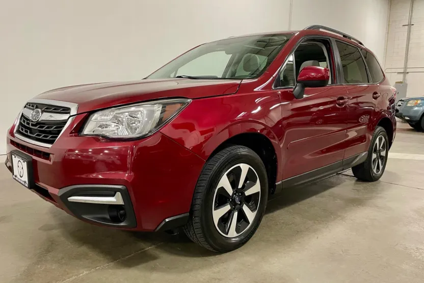 2017 Subaru Forester Premium photo 1