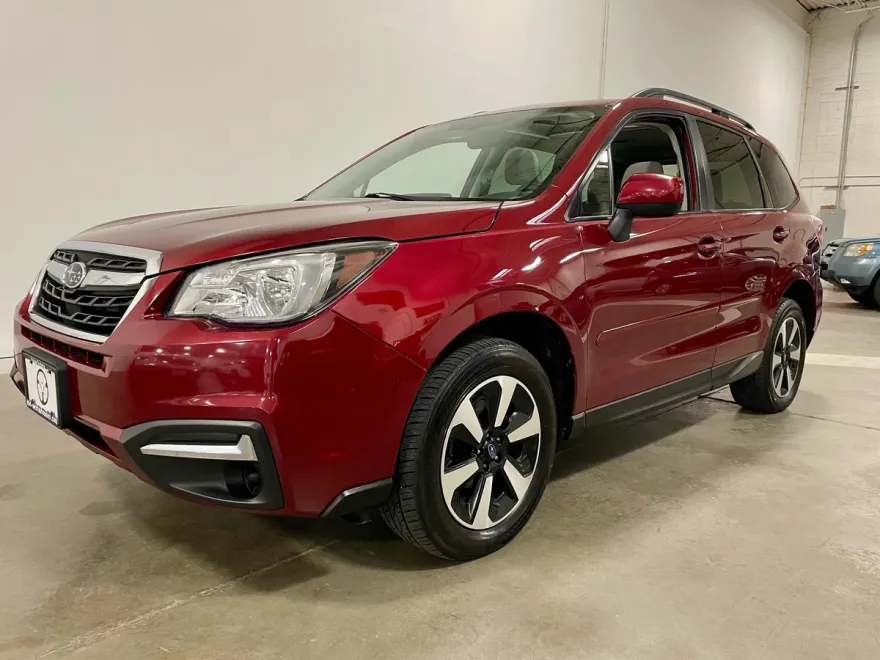 2017 Subaru Forester Premium photo 1