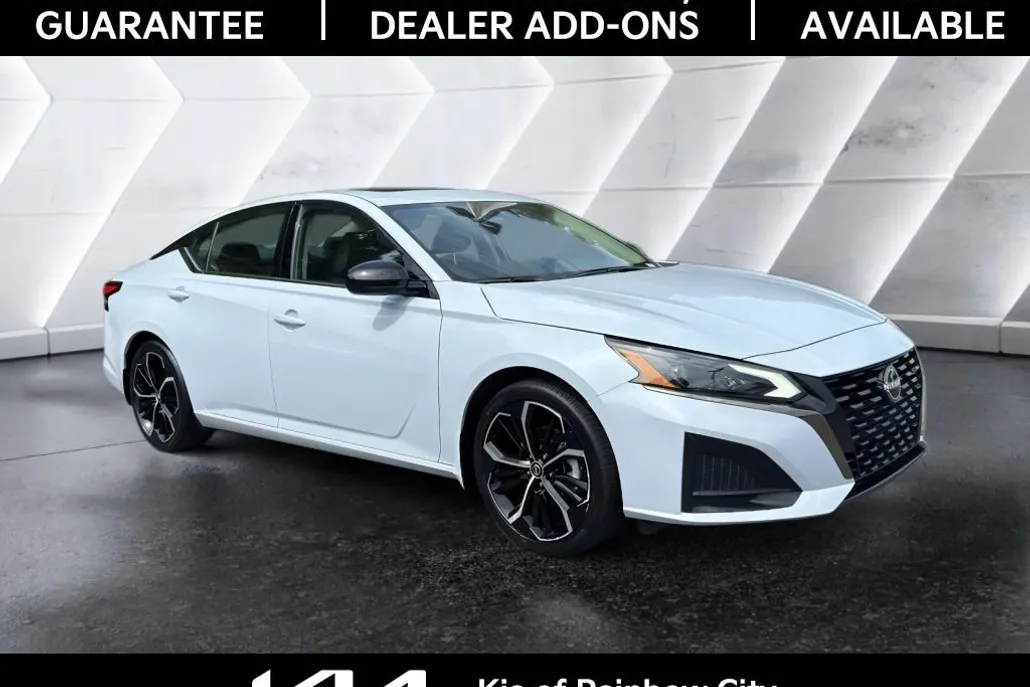 2023 Nissan Altima 2.5 SR photo 1