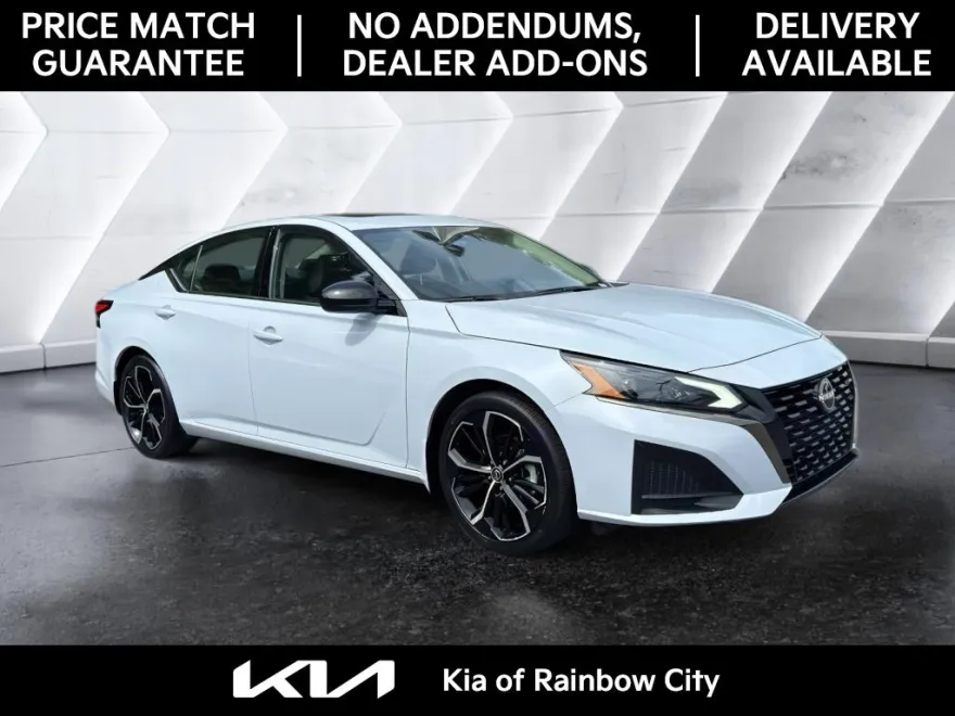2023 Nissan Altima 2.5 SR photo 1