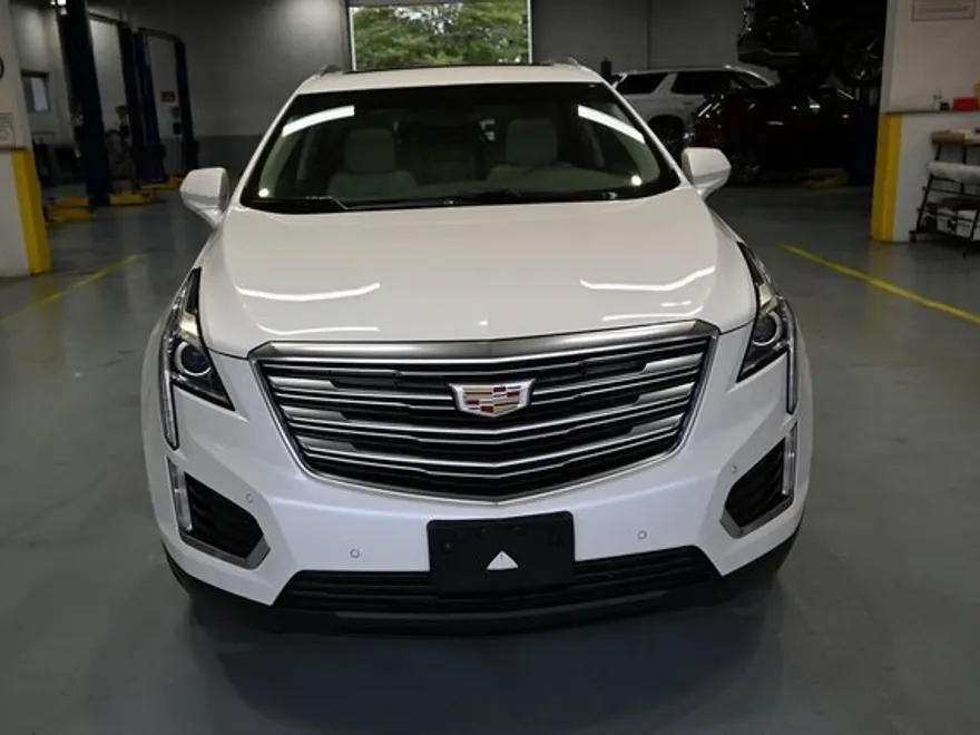 2018 Cadillac XT4 Luxury photo 1