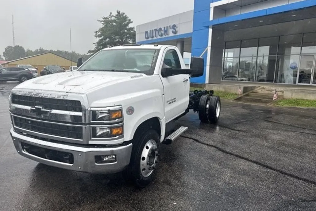 2024 Chevrolet Silverado 5500HD Work Truck photo 1
