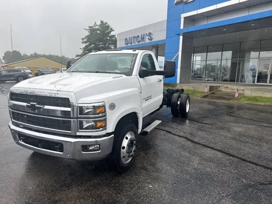 2024 Chevrolet Silverado 5500HD Work Truck photo 1