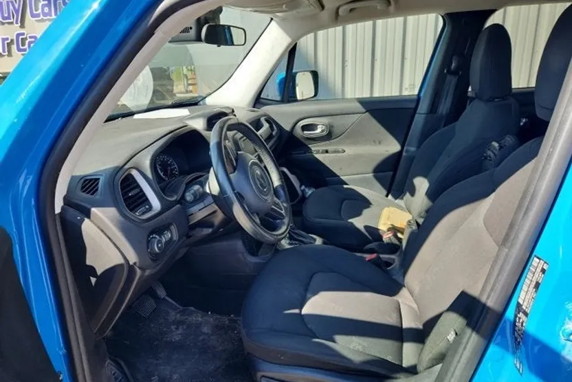 2015 Jeep Renegade Latitude photo 1