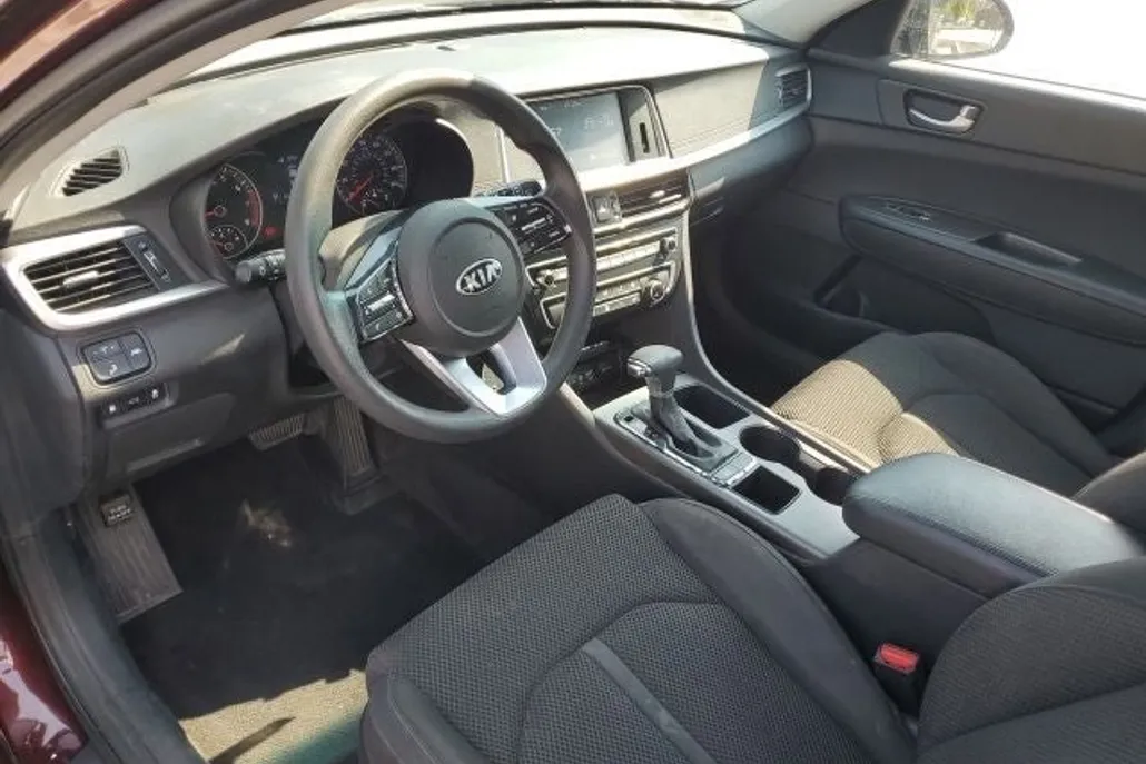 2020 Kia Optima LX photo 1