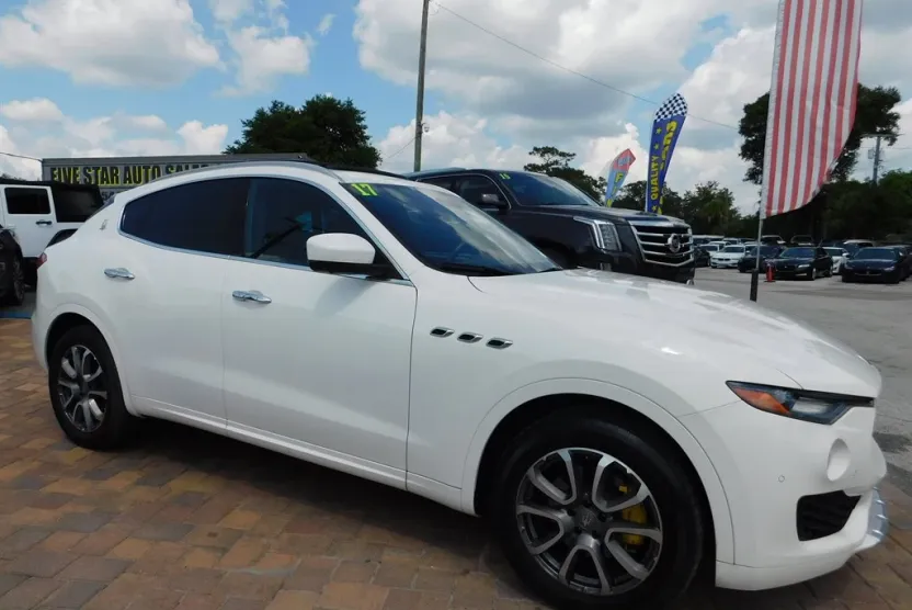 2017 Maserati Levante photo 1