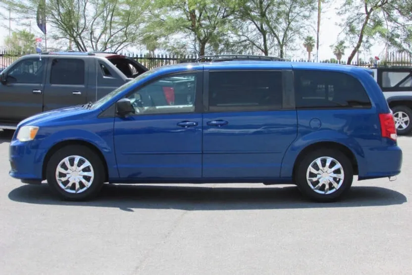 2013 Dodge Grand Caravan SE photo 1