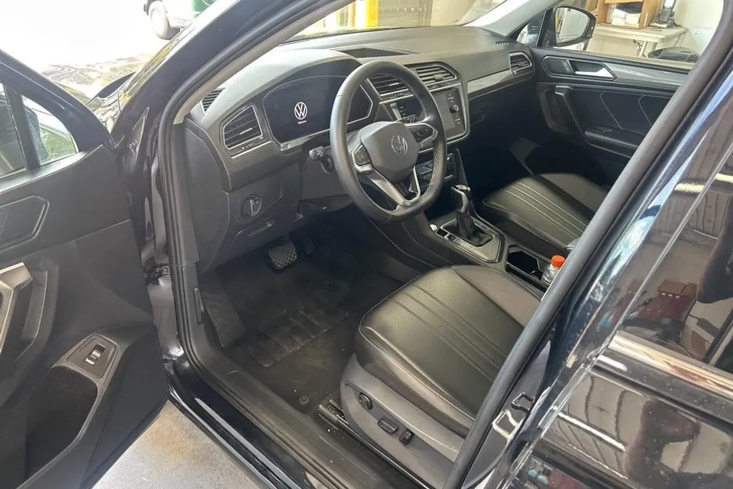 2024 Volkswagen Tiguan SE Wolfsburg Edition photo 1