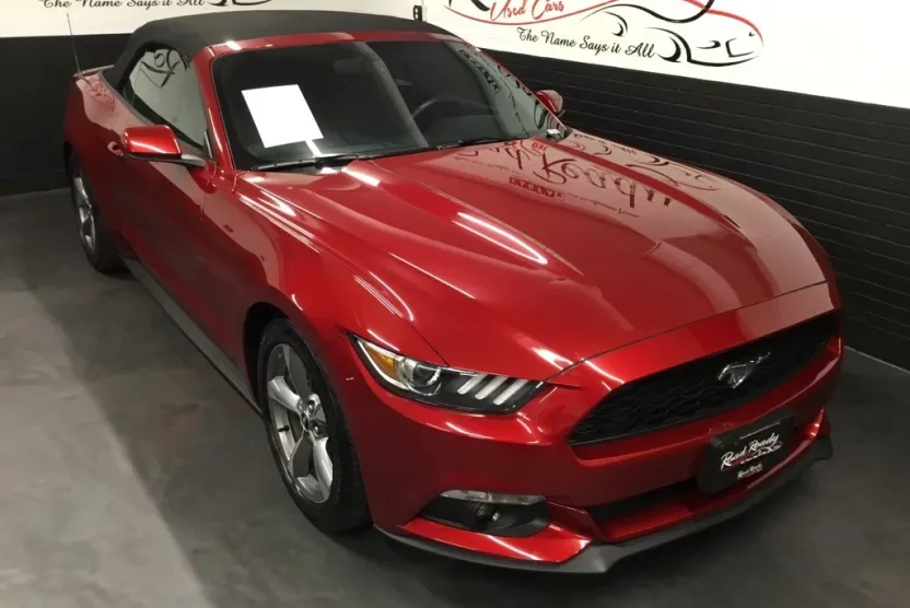 2016 Ford Mustang V6 Convertible photo 1