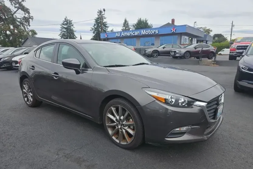2018 Mazda Mazda3 Touring photo 1