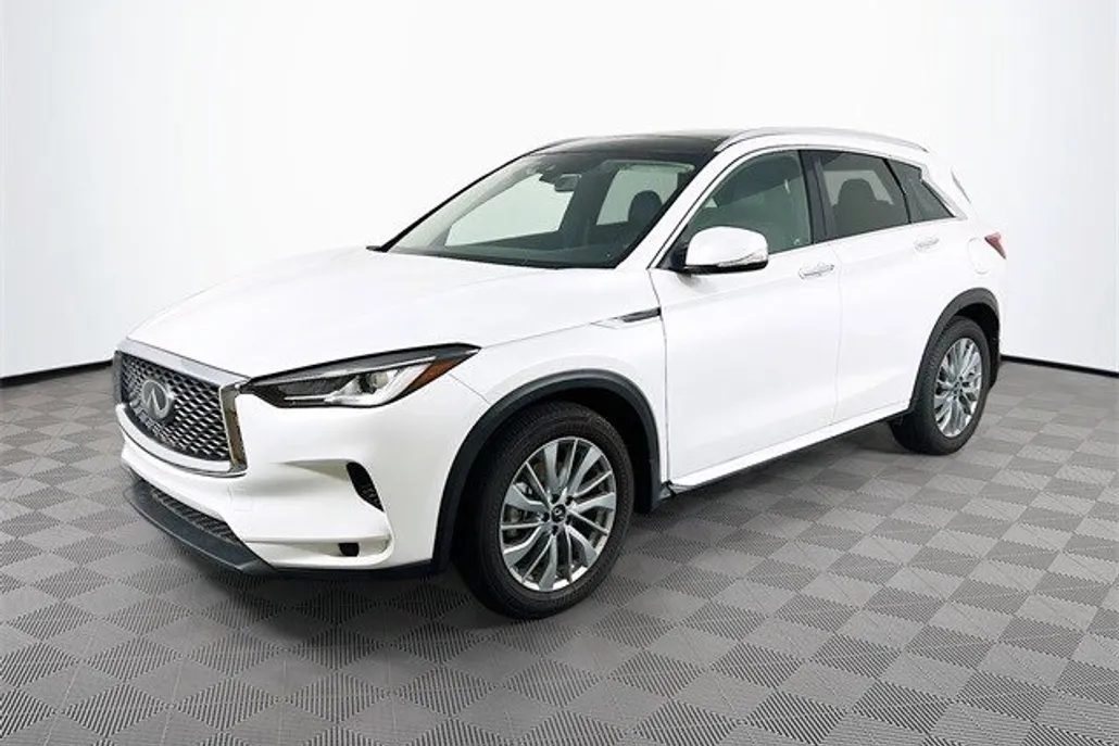 2023 Infiniti QX50 Luxe AWD photo 1