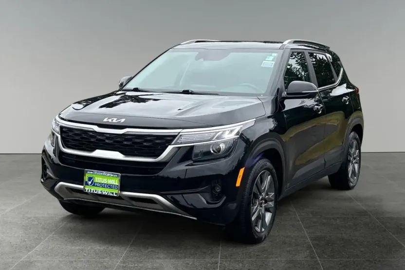 2023 Kia Seltos S photo 1