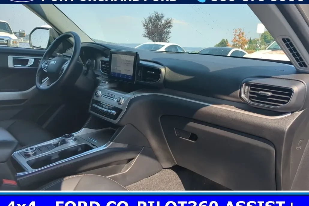 2022 Ford Explorer XLT photo 1