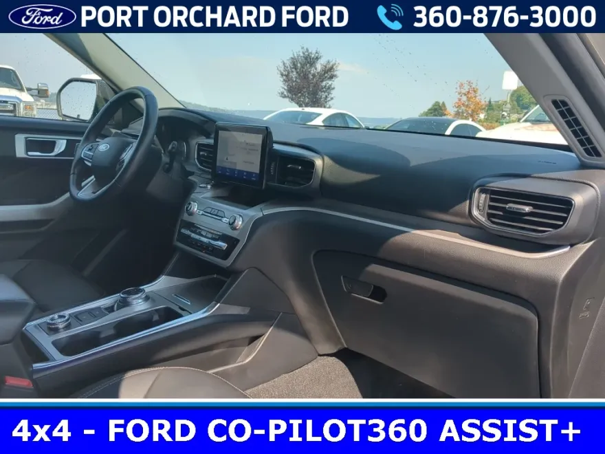 2022 Ford Explorer XLT photo 1