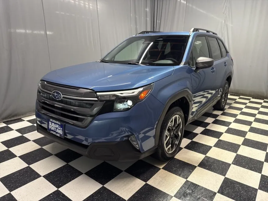 2025 Subaru Forester Premium photo 1