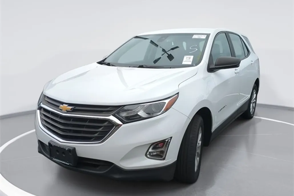 2020 Chevrolet Equinox LS photo 1