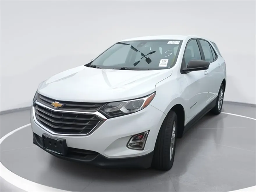 2020 Chevrolet Equinox LS photo 1