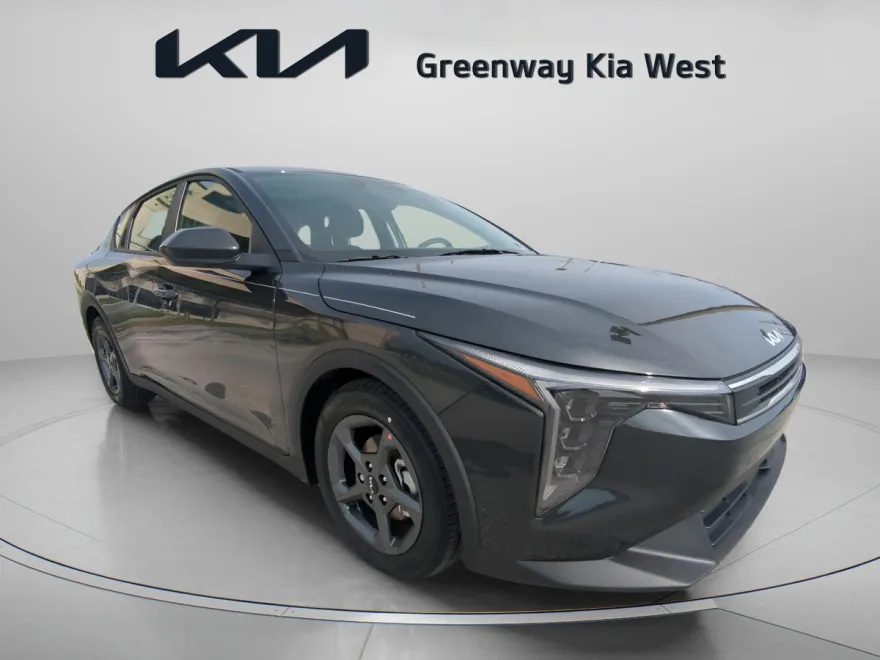 2025 Kia K4 LXS photo 1