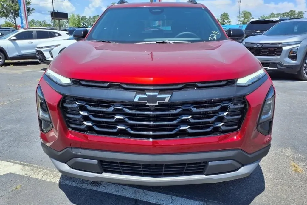 2026 Chevrolet Equinox LT photo 1