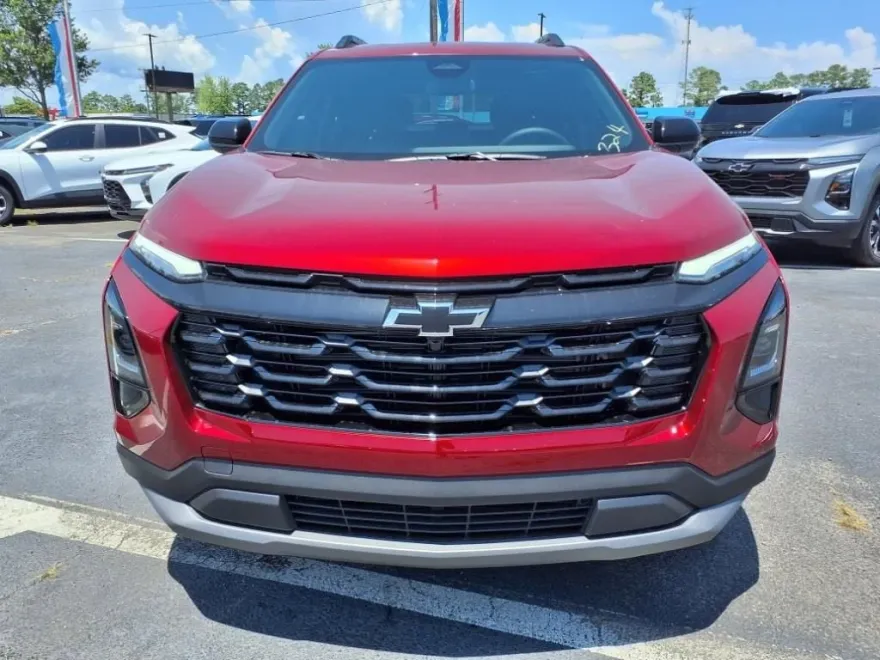 2026 Chevrolet Equinox LT photo 1