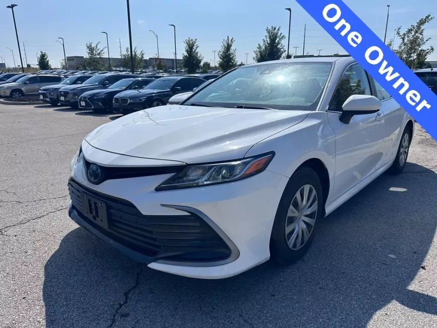 2023 Toyota Camry Hybrid LE photo 1