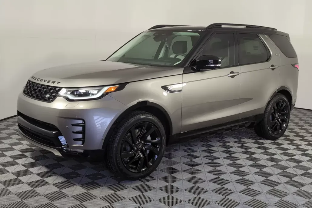 2025 Land Rover Discovery SE photo 1