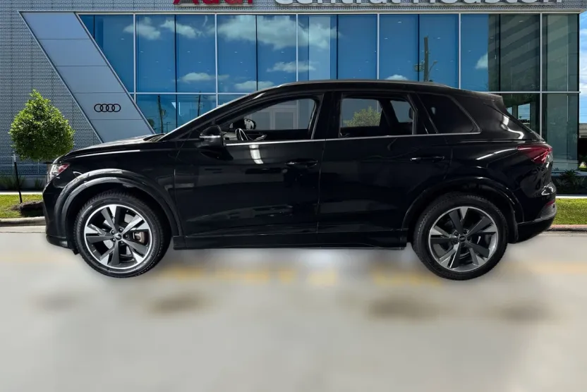 2022 Audi Q4 E-tron Premium photo 1