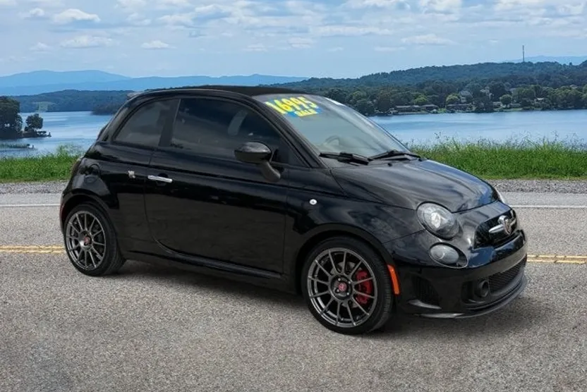2019 Fiat 500 Abarth photo 1