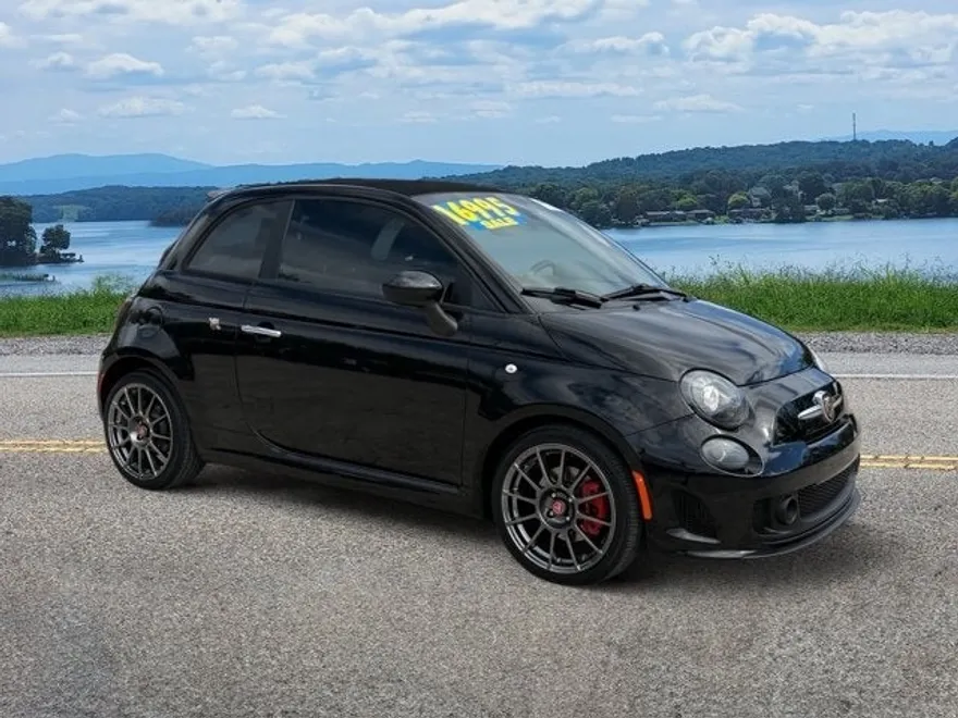 2019 Fiat 500 Abarth photo 1