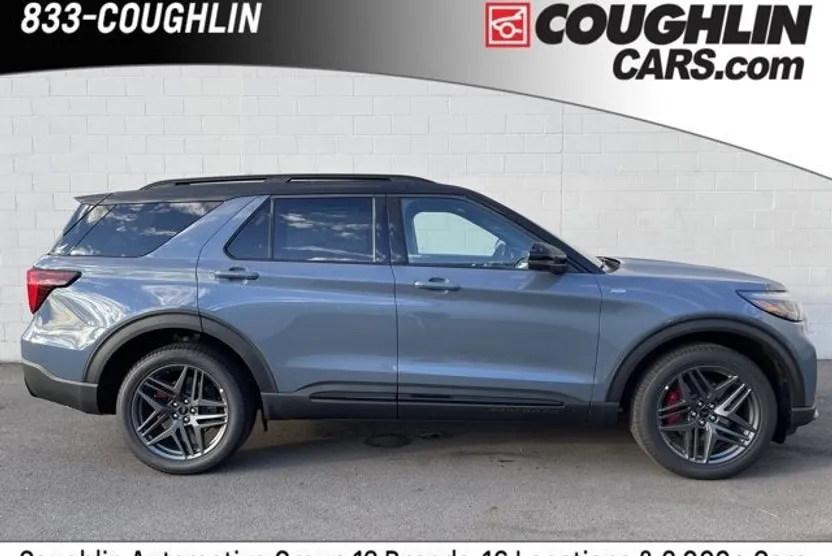 2025 Ford Explorer ST-Line photo 1
