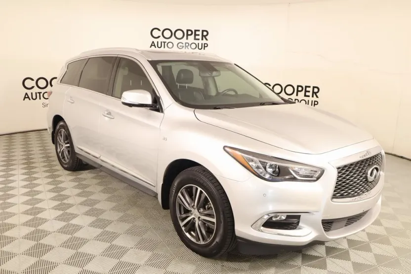 2017 Infiniti QX60 Base photo 1