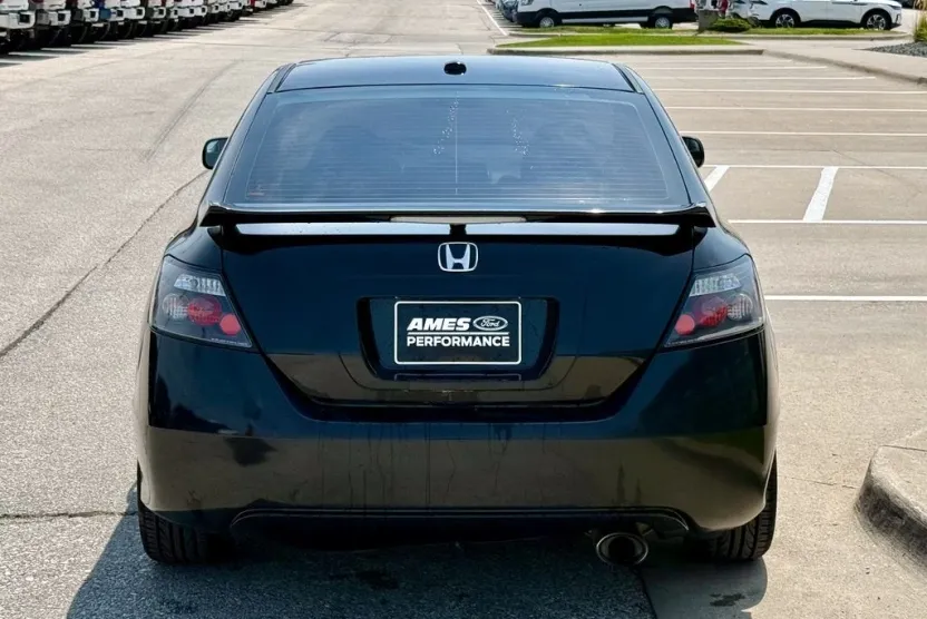 2011 Honda Civic Si photo 1