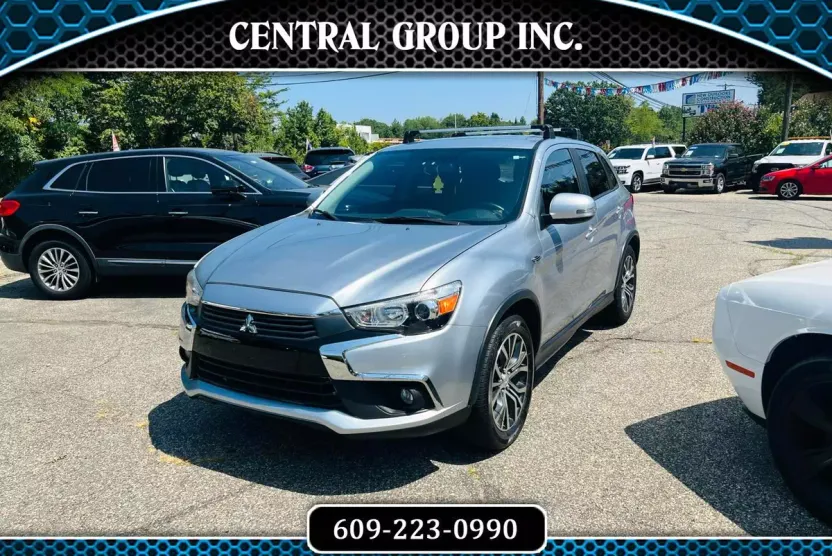 2017 Mitsubishi Outlander Sport SE photo 1