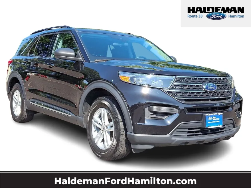 2022 Ford Explorer XLT photo 1