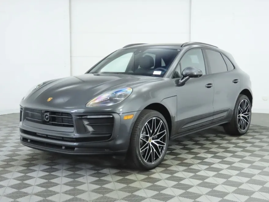 2025 Porsche Macan Base photo 1