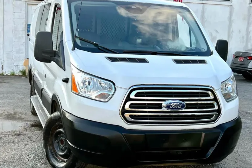 2019 Ford Transit Van photo 1