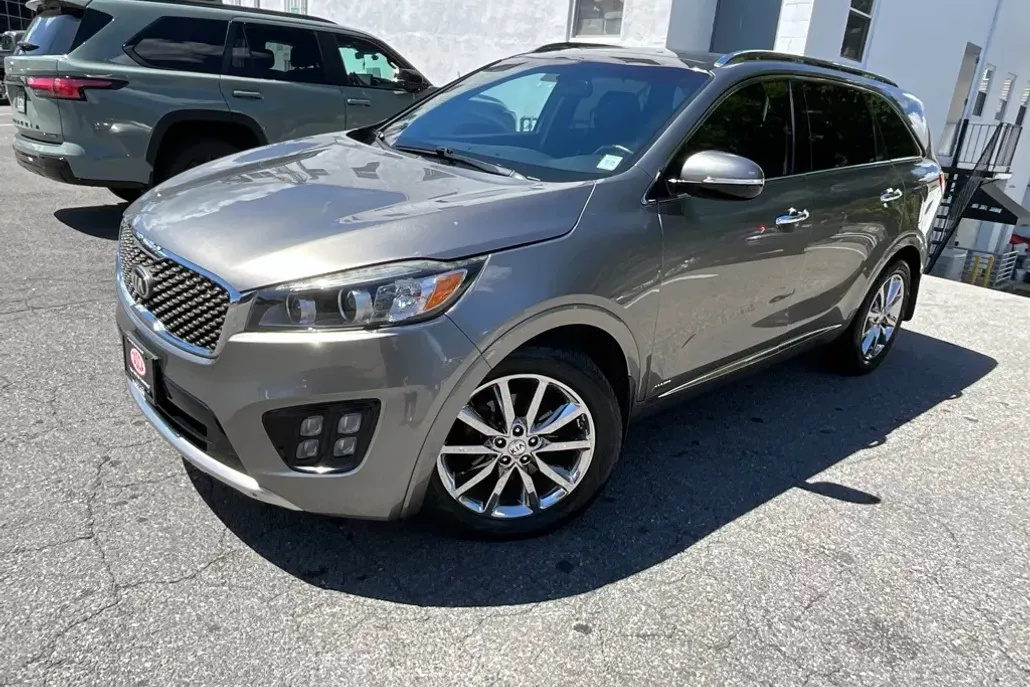 2016 Kia Sorento SX Limited photo 1