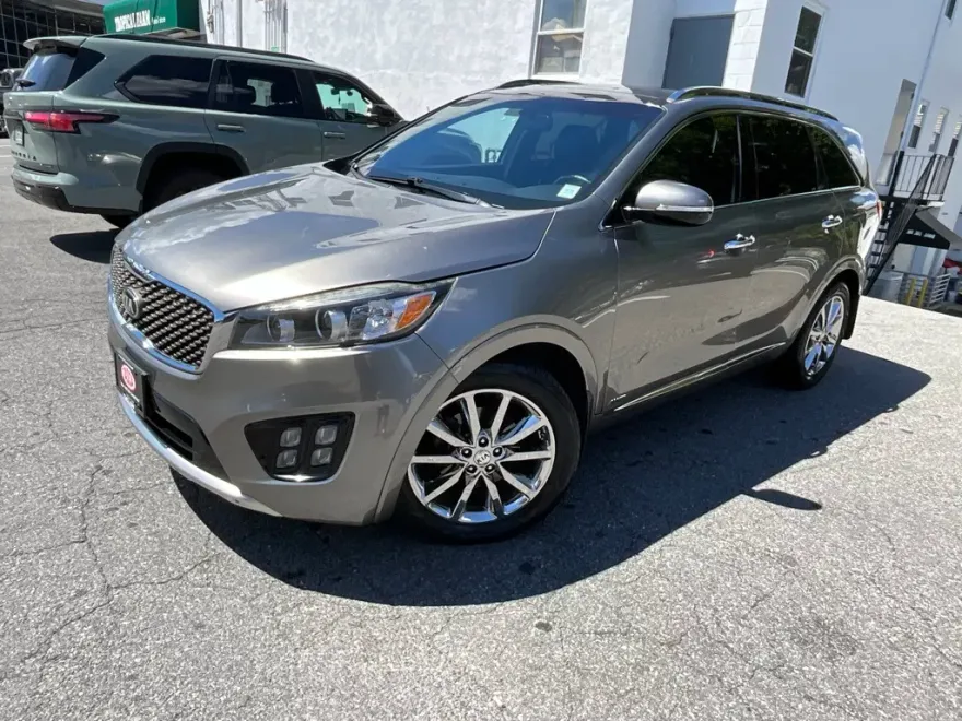 2016 Kia Sorento SX Limited photo 1