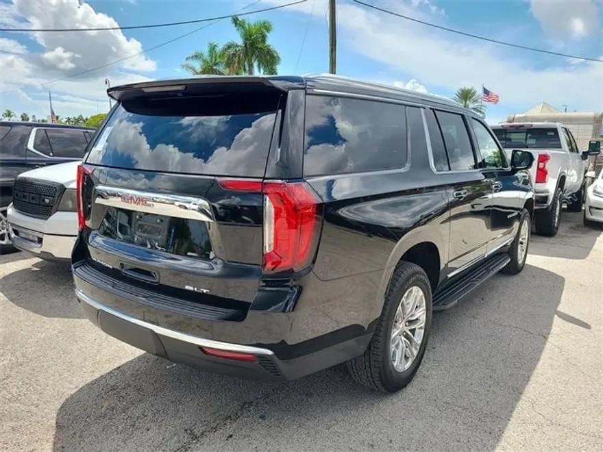 2024 Gmc Yukon XL SLT photo 1