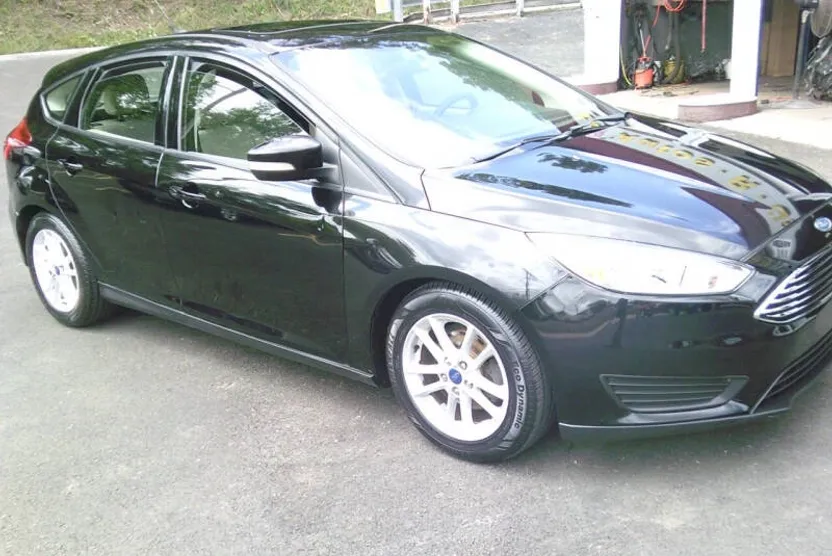 2016 Ford Focus SE photo 1