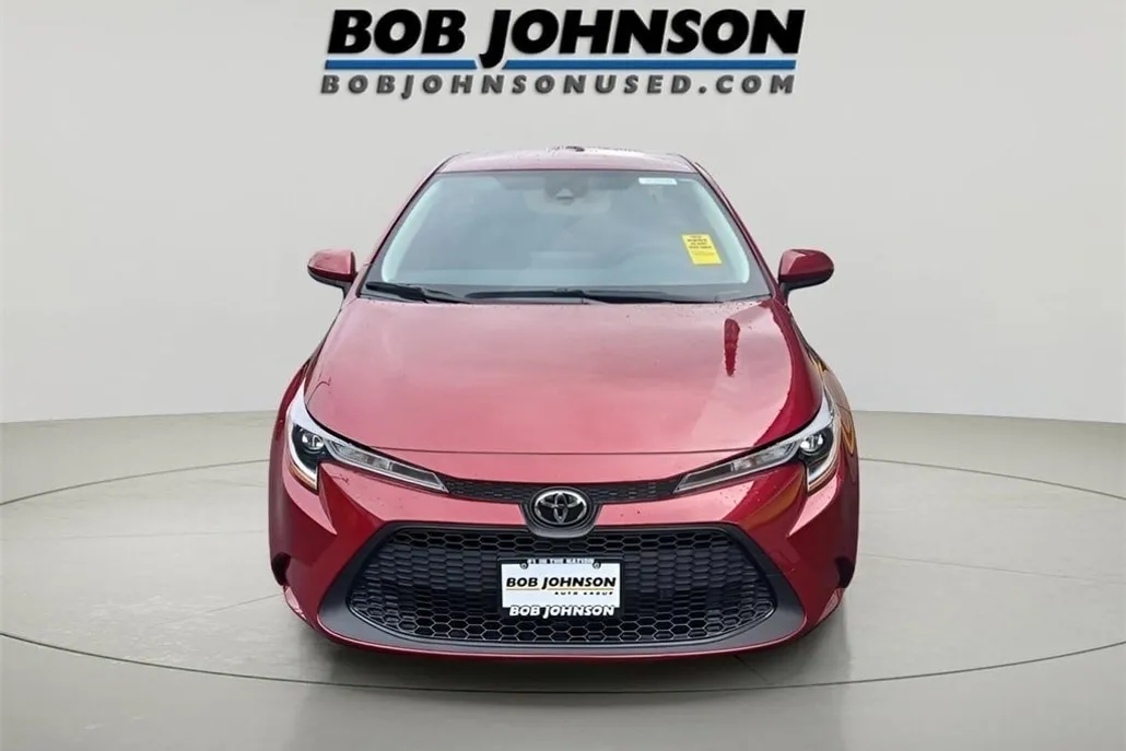 2022 Toyota Corolla LE photo 1