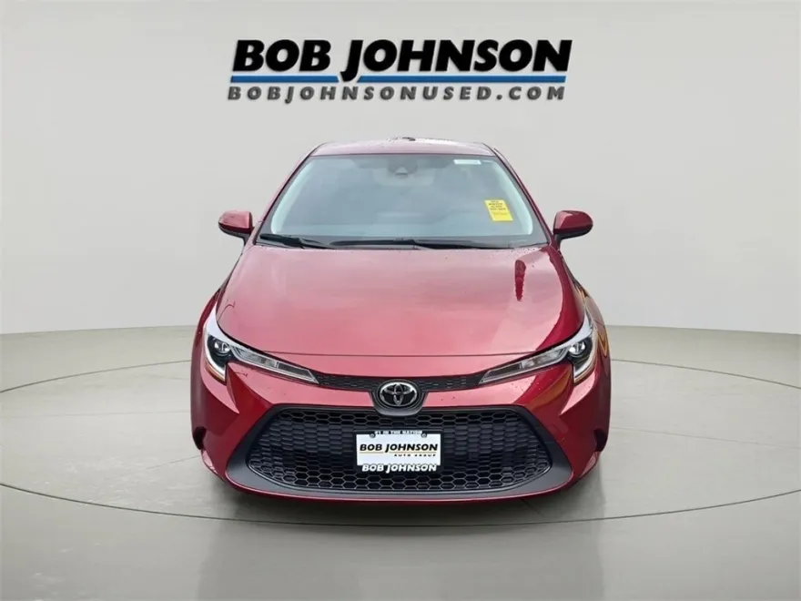 2022 Toyota Corolla LE photo 1